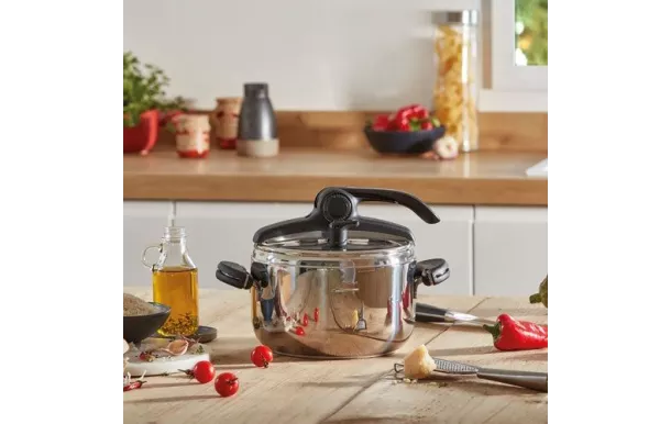 LAGOSTINA COCOTTE  5L 22CM MIA LAGOEASY UP 010034010505