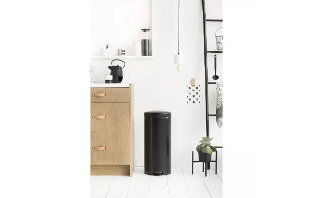 BRABANTIA Poubelle à pédale 30 L Matt Black - New Icon