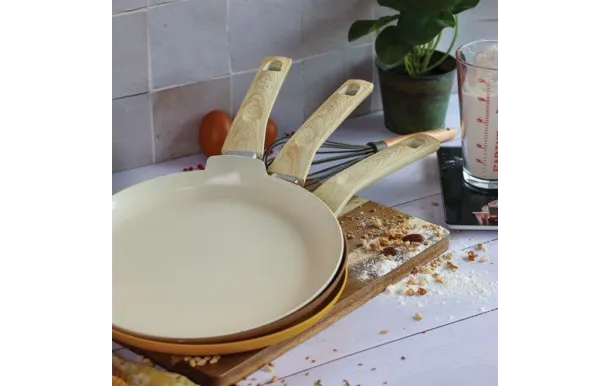 MENASTYL COLORAMA CREPIERE 26 CM CREME EN ALUMINIU 6020855