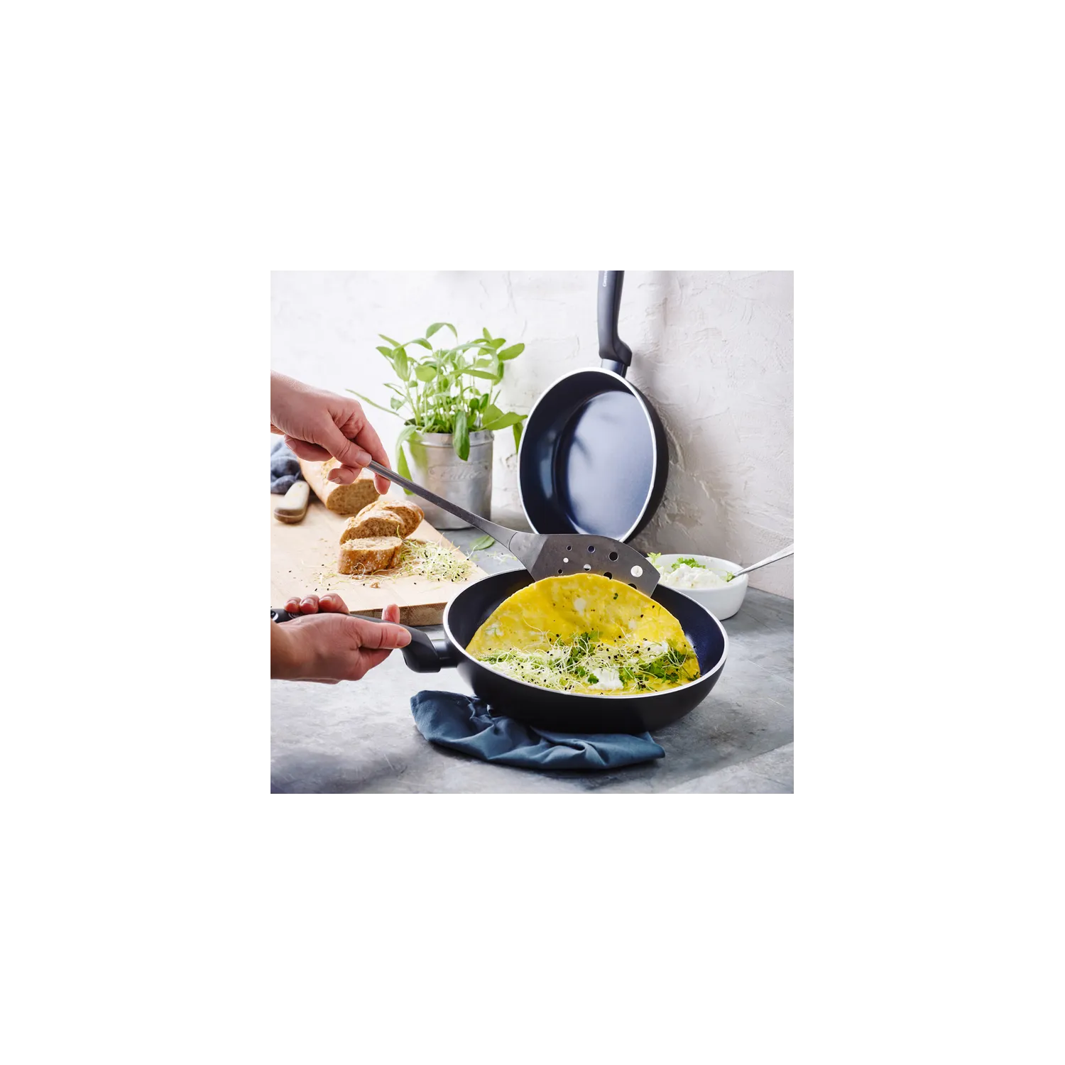 Poêle revêtue céramique Evolution 28cm - Bleu GREENPAN - Droguerie