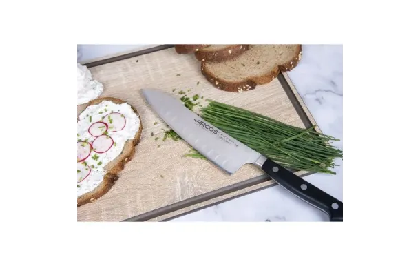 ARCOS Couteau Rocking Santoku alvéolé 18 cm - Opera