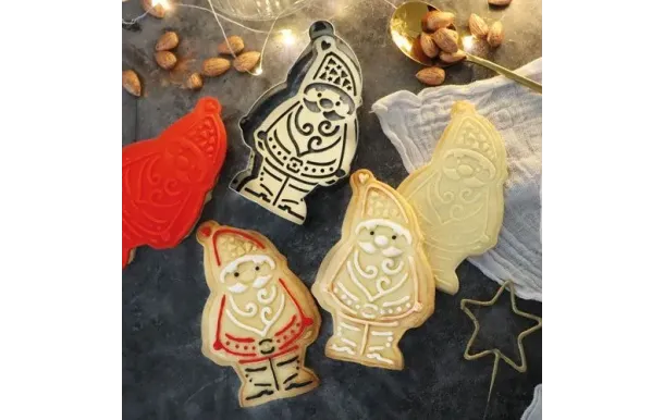 SCRAPCOOKING Découpoir + embosseur bois Père Noël 2079