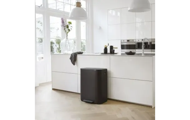 BRABANTIA Poubelle à pédale 60 L Matt Black - Bo