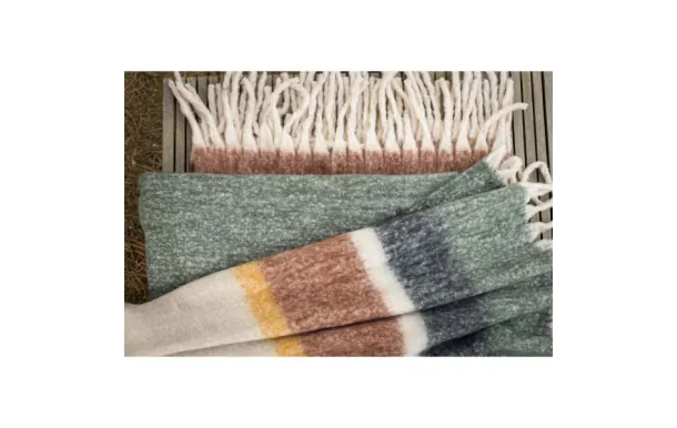 VIVARAISE - Plaid uni recyclé Isabel Olive 130 x 160