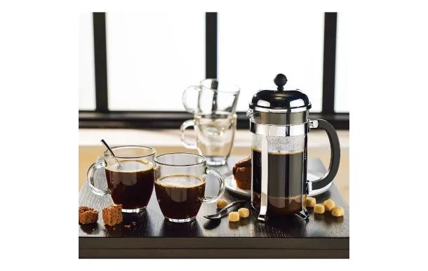 BODUM Cafetière à piston 8 Tasses Chromée & Noire - Chambord + 4 mugs 35 cl avis comparatif 2019 avis moins cher