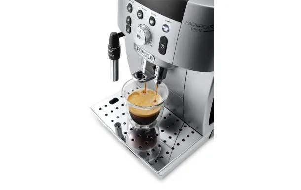 DELONGHI Robot café 15 bars avec broyeur ECAM25031SB