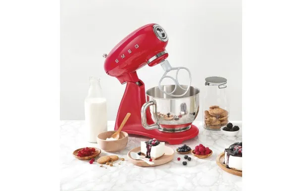 SMEG Robot sur socle 4.8 L Rouge Années 50 - SMF03RDEU