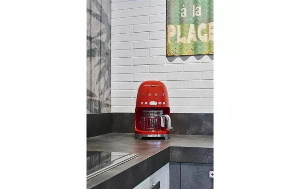 SMEG CAFETIERE FILTRE ROUGE - DCF02RDEU