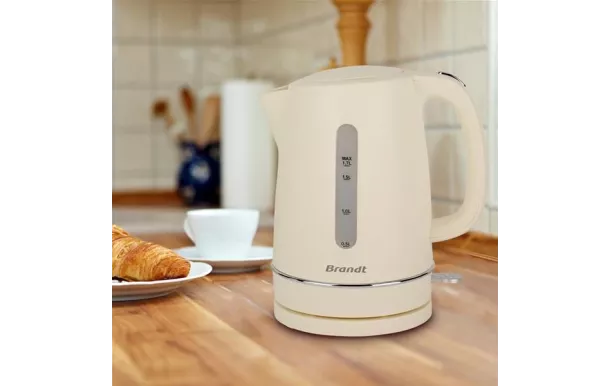 BRANDT Bouilloire 1.7 L Crème - BO1702C avis moins cher