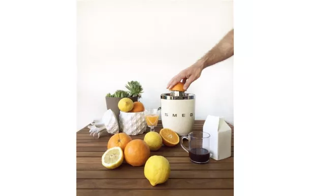 SMEG Presse Agrumes Années 50 Crème -  CJF11CREU
